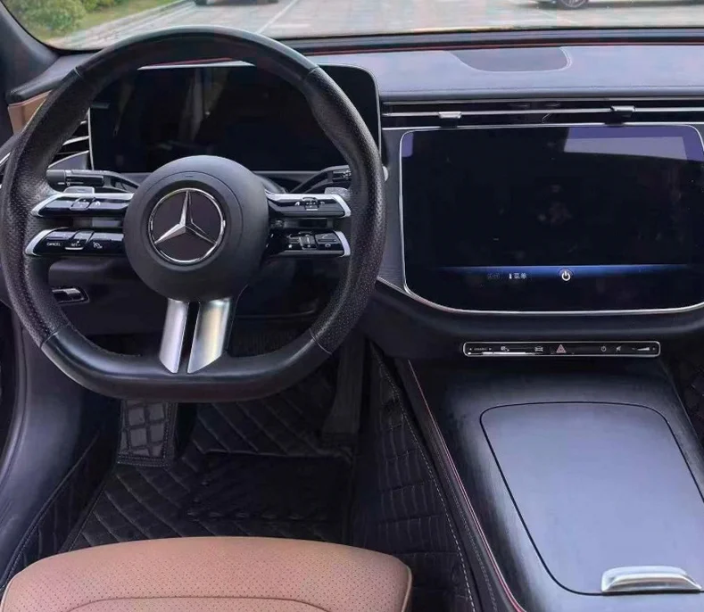 奔驰E 后面外观二