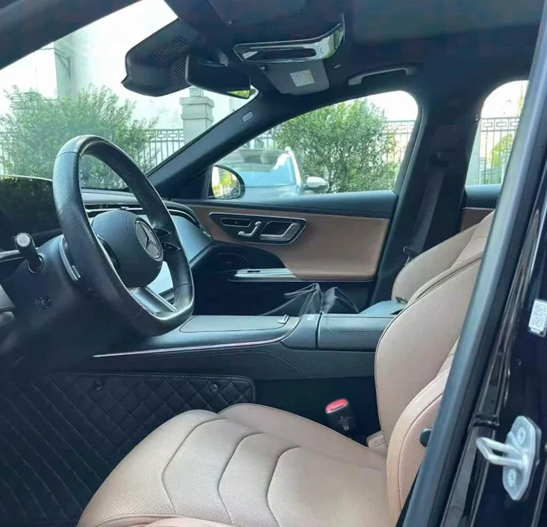 奔驰E 后面外观三