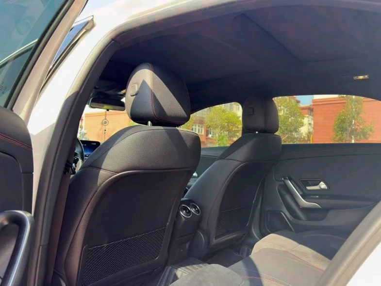 奔驰A 内饰前排