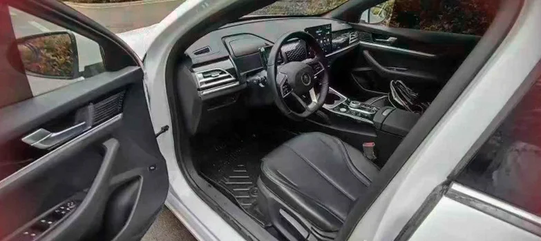 比亚迪秦 后面外观一