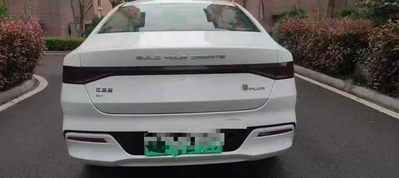 比亚迪秦 驾驶室