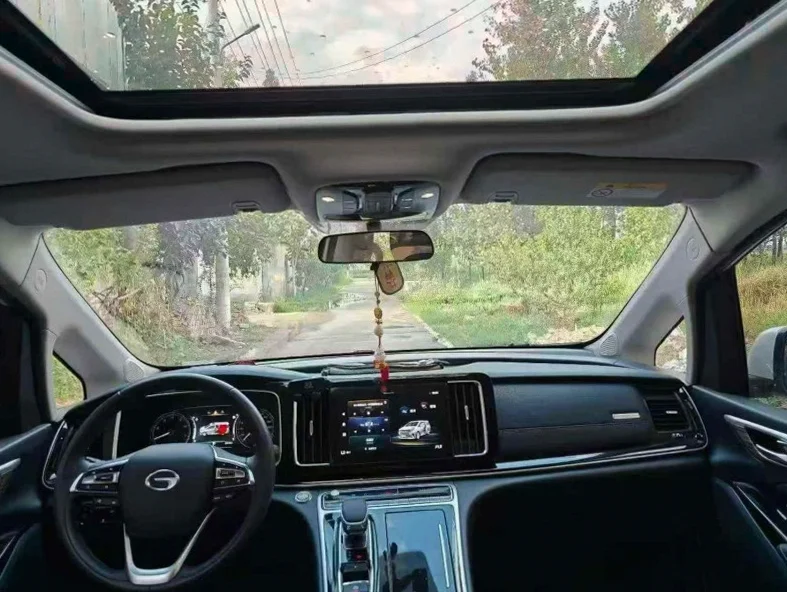 传祺M8 内饰后排