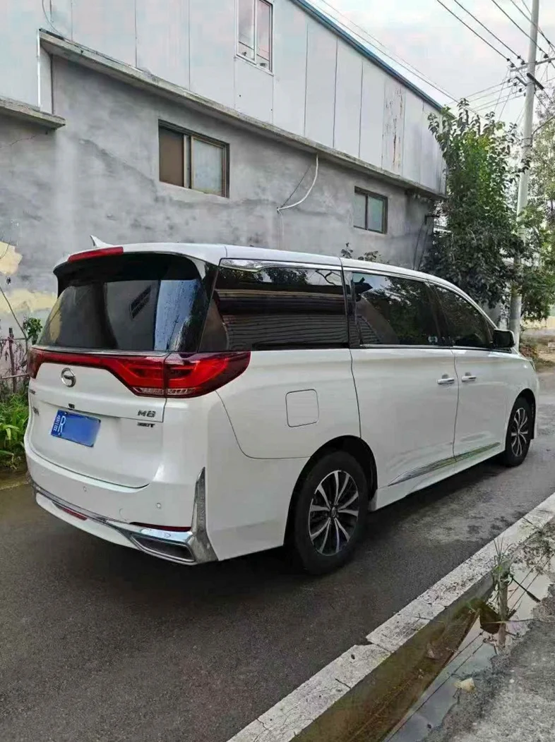 传祺M8 后面外观一