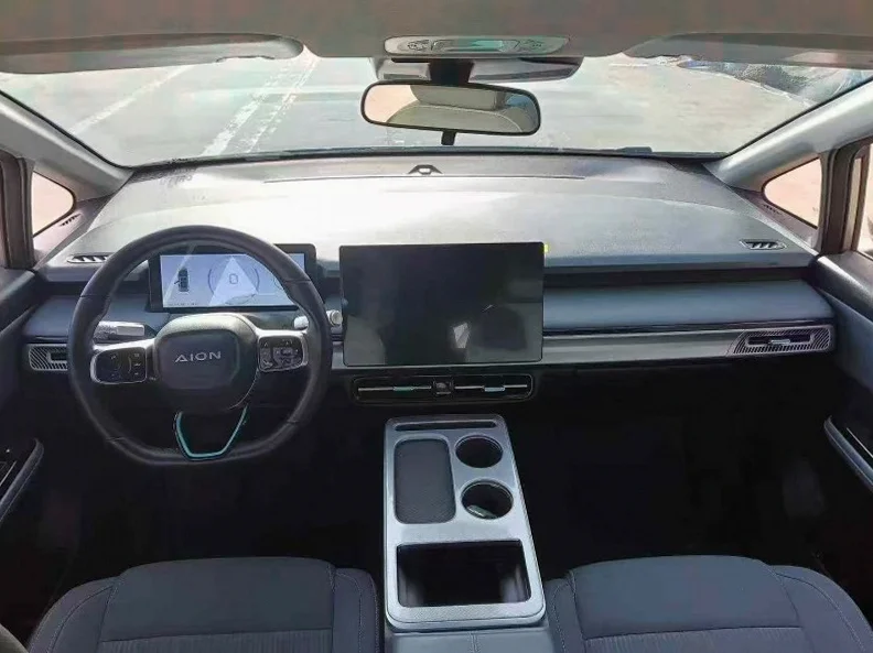 传祺埃安Y 后面外观一