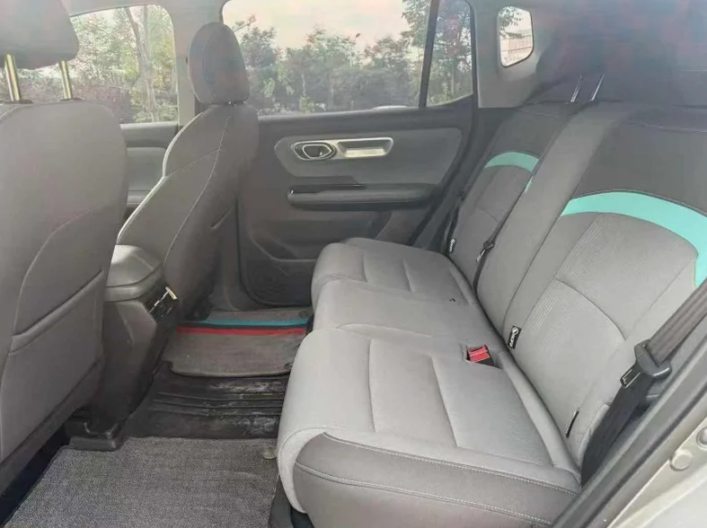 传祺埃安S 后面外观一