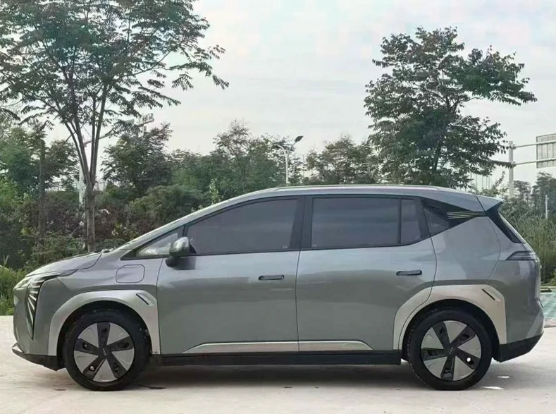 传祺埃安S 内饰前排