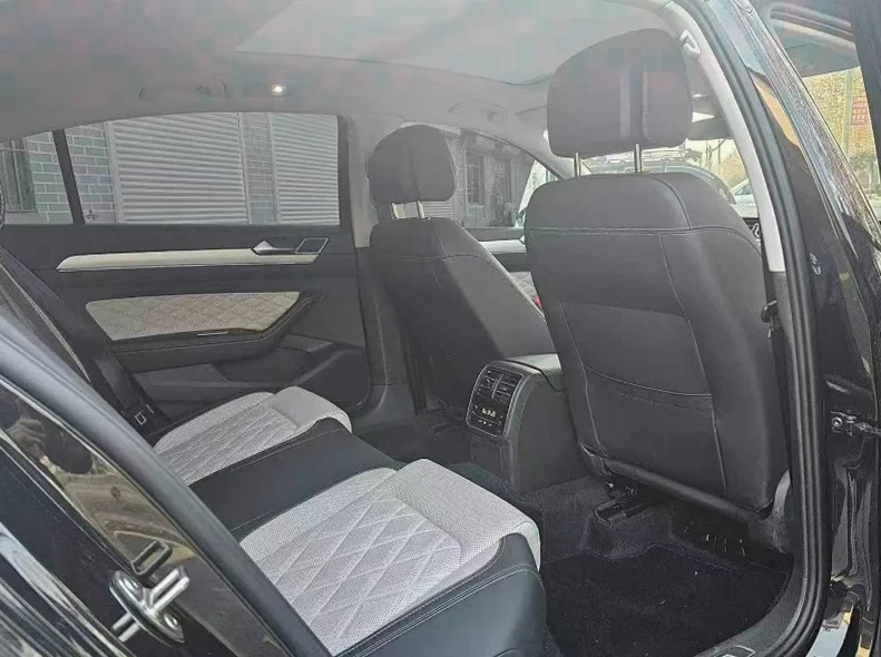 大众迈腾 后面外观二