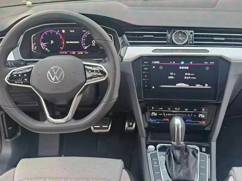 大众迈腾 内饰前排