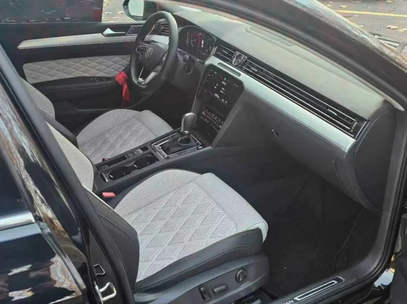 大众迈腾 后面外观一