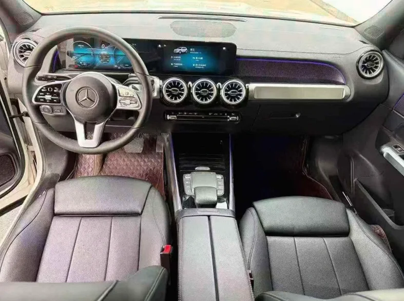 奔驰EQB 后面外观三