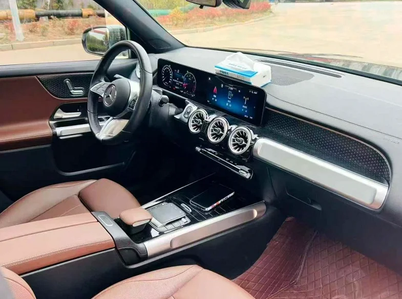 奔驰GLB 后面外观三