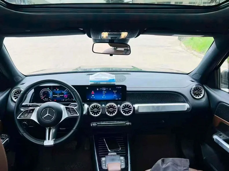 奔驰GLB 后面外观二