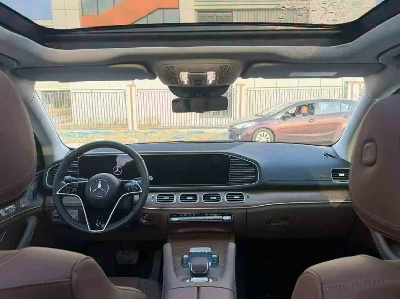 奔驰GLE 内饰前排