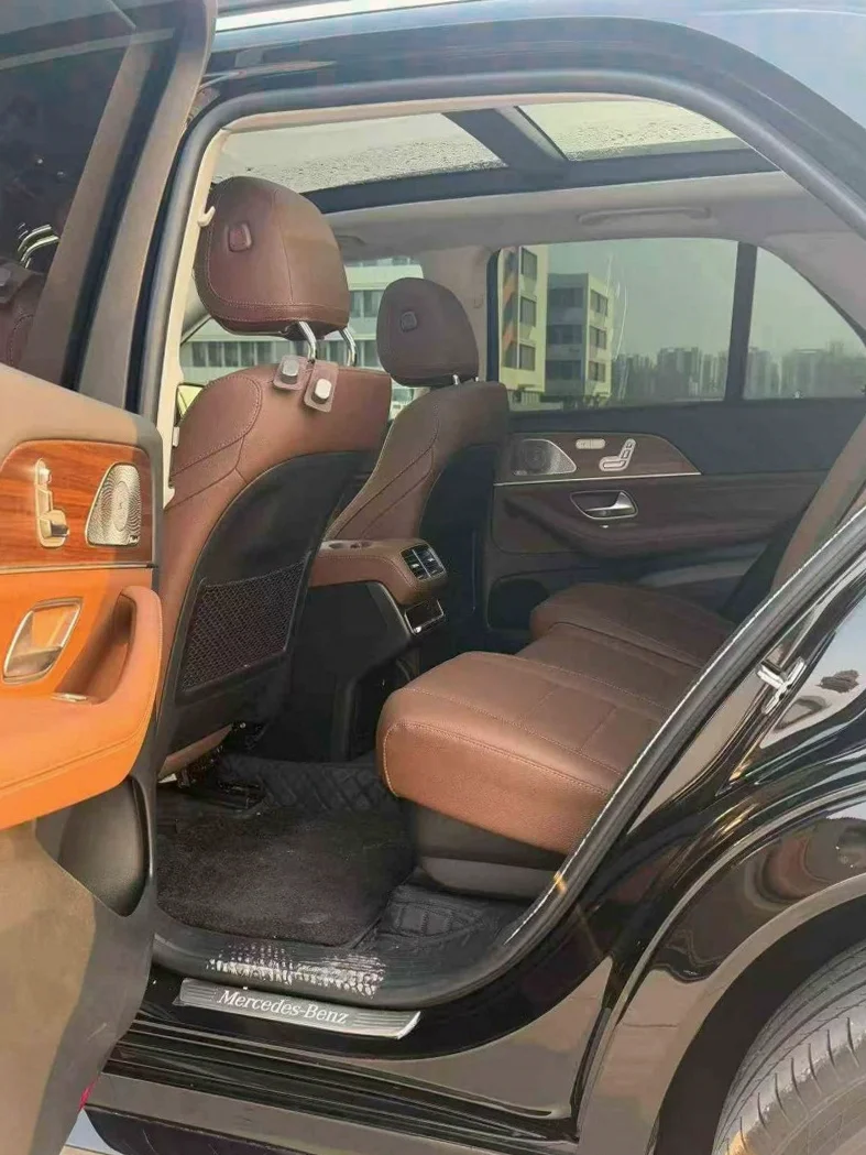奔驰GLE 内饰后排