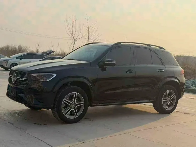 奔驰GLE 正面外观二