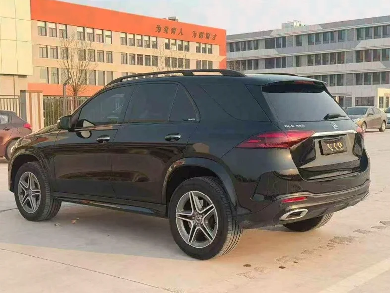 奔驰GLE 后面外观三