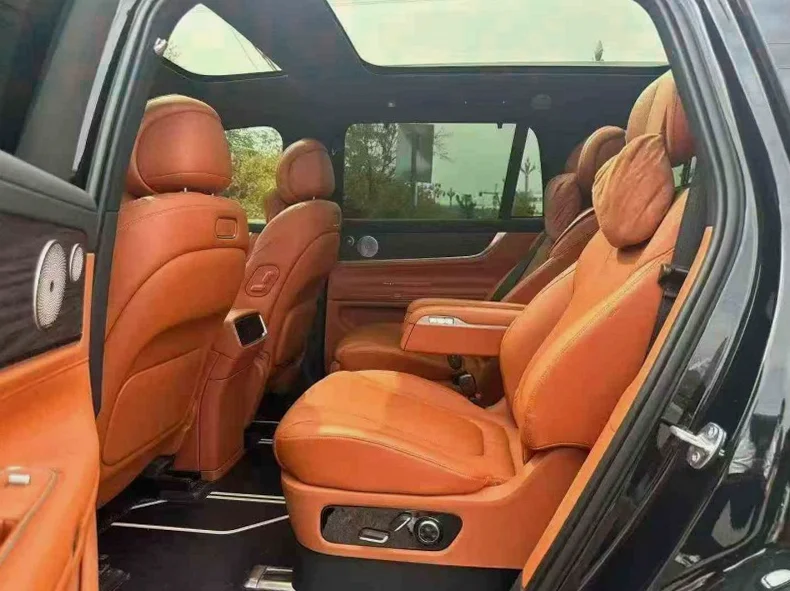 华为智选问界 后面外观三