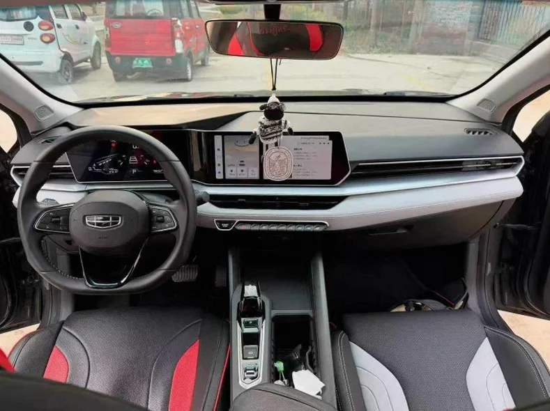 吉利缤瑞 内饰前排