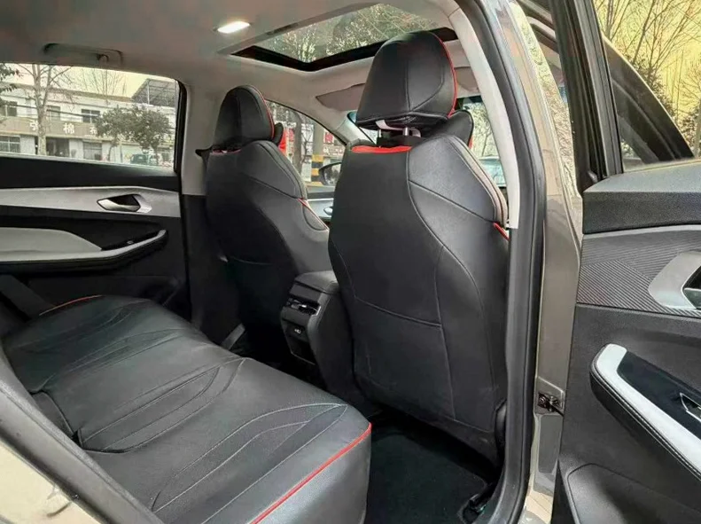 吉利缤瑞 后面外观一