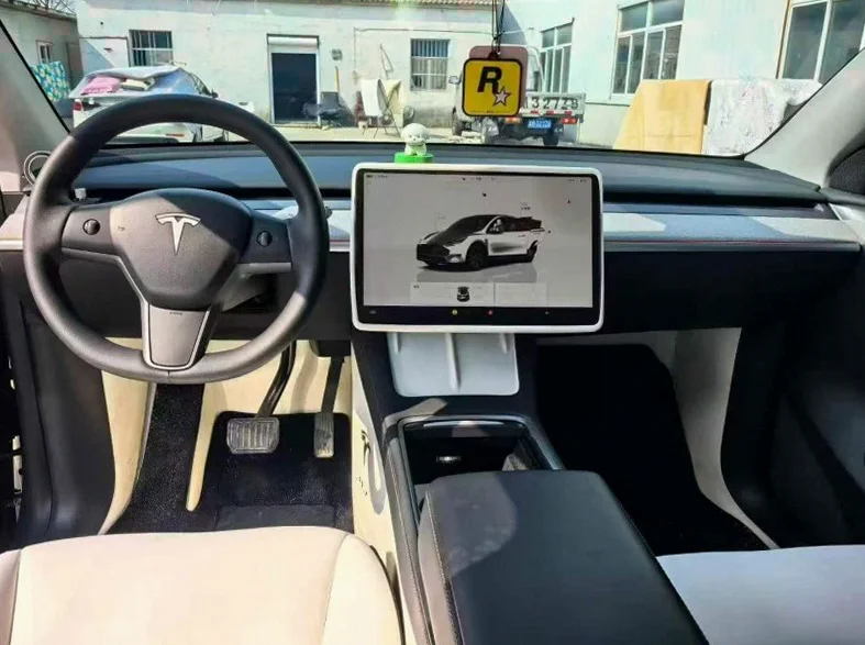 特斯拉MODEL 正面外观三