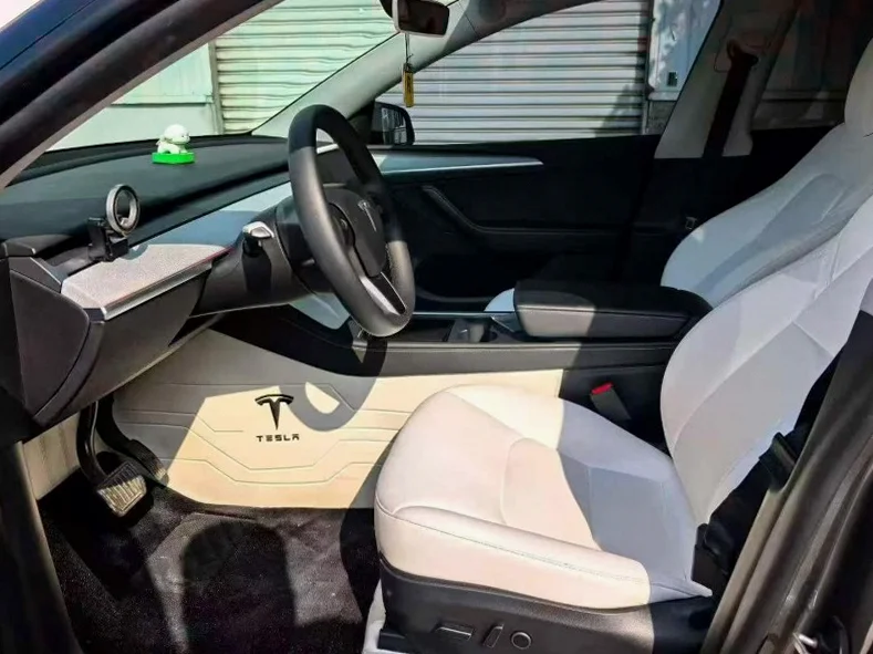 特斯拉MODEL 后面外观二