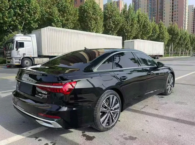 奥迪A6L 后面外观三