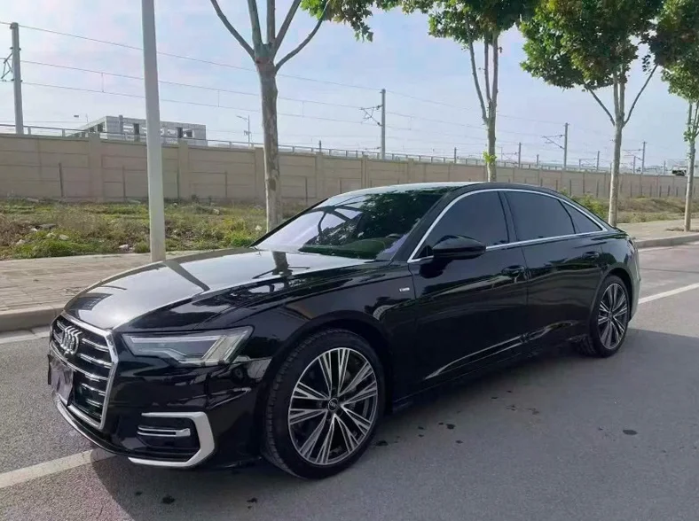 奥迪A6L 正面外观三