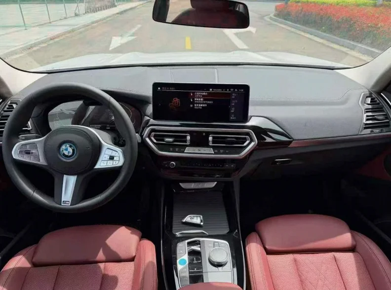 宝马IX 后面外观一