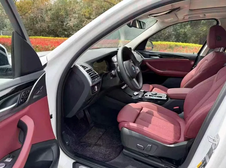 宝马IX 后面外观三