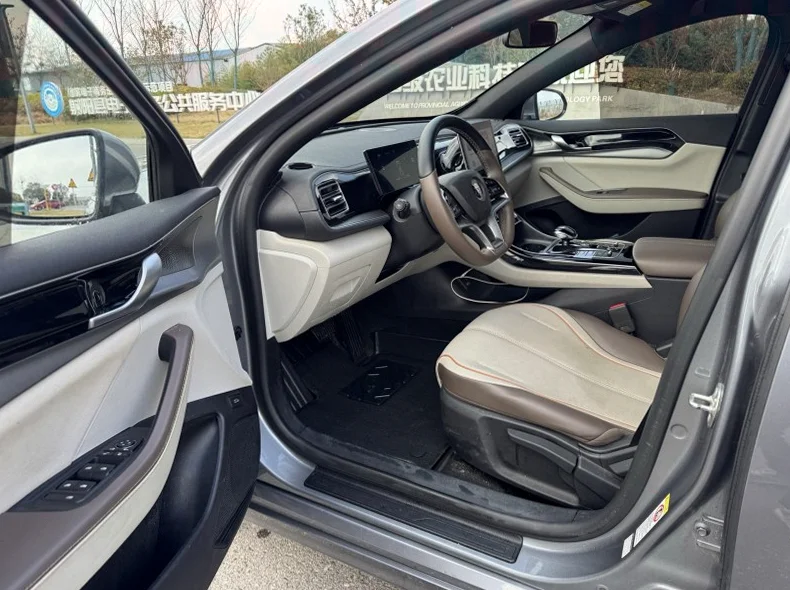 比亚迪秦 后面外观三