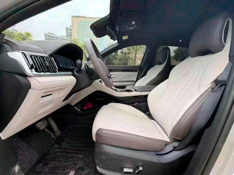 比亚迪宋 内饰前排