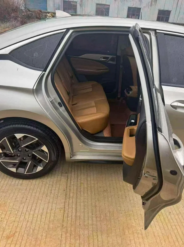 传祺埃安S 后面外观三