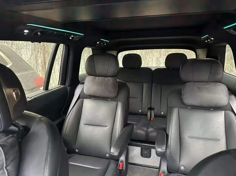 极氪汽车009 后面外观三