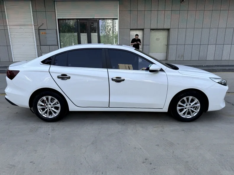 荣威i5 后面外观一