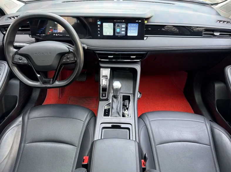 荣威i5 内饰后排