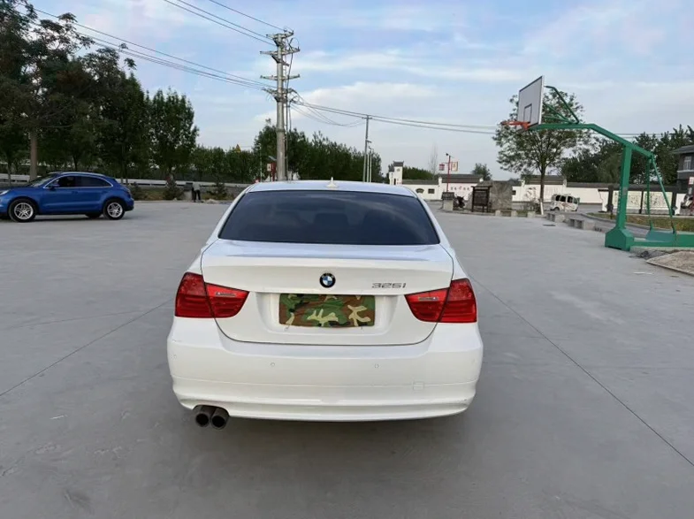 宝马3系 内饰后排