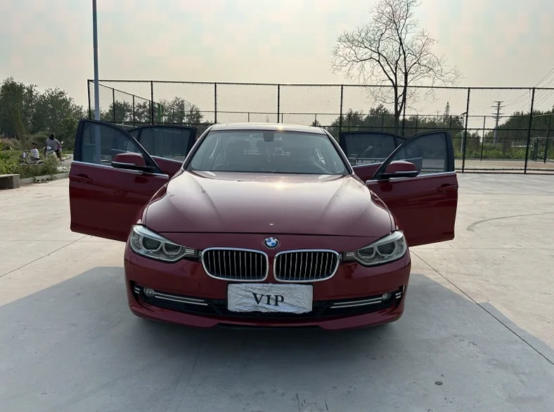 宝马3系 内饰后排