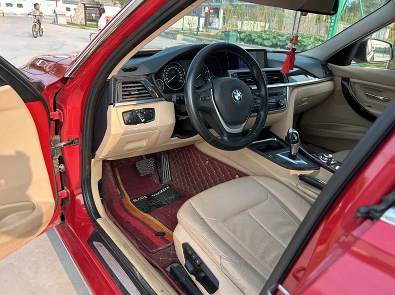 宝马3系 后面外观一