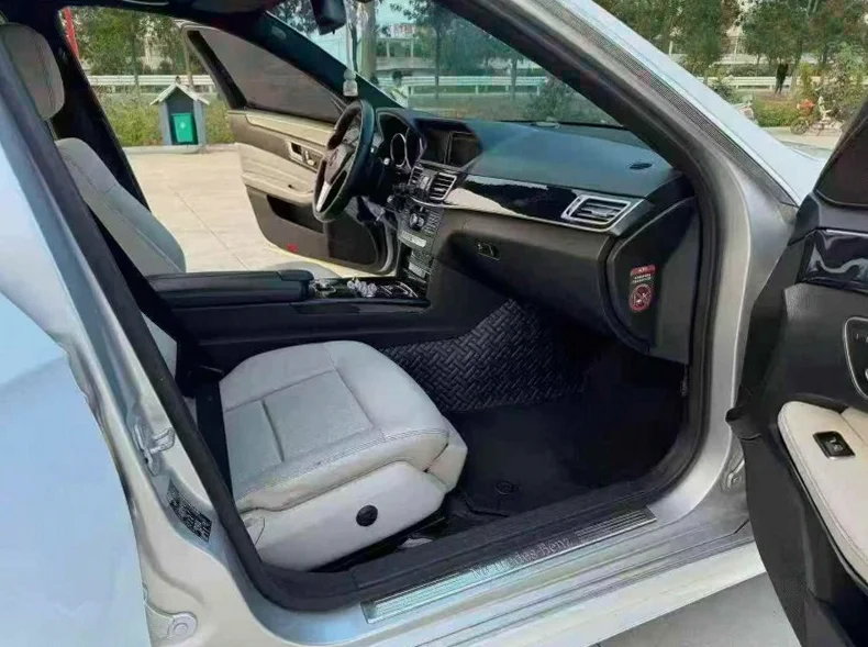 奔驰E 后面外观二