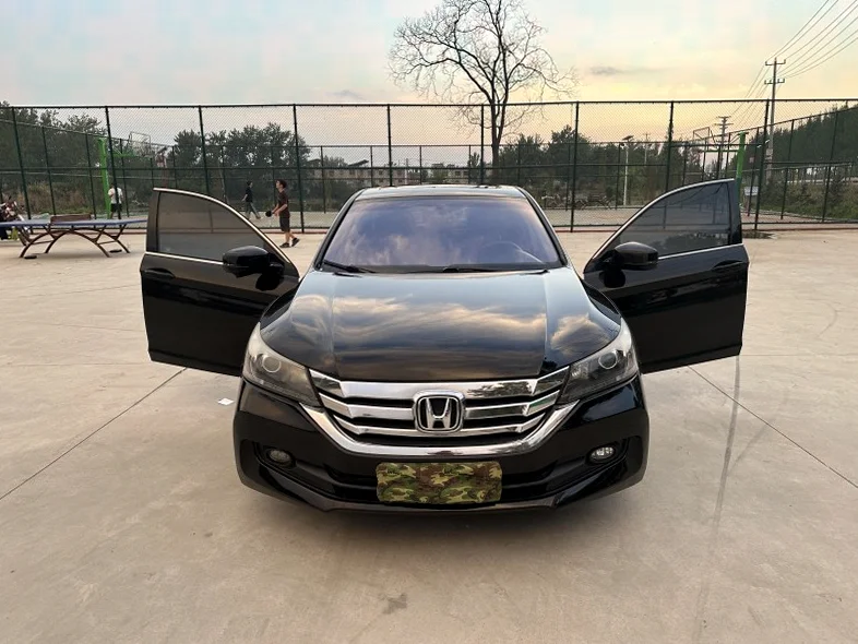 本田雅阁 内饰前排