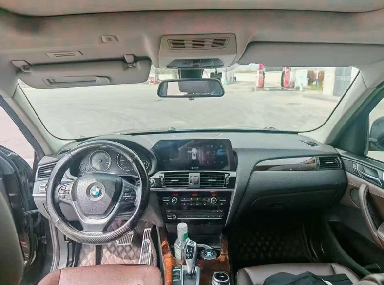 宝马X3 后面外观一