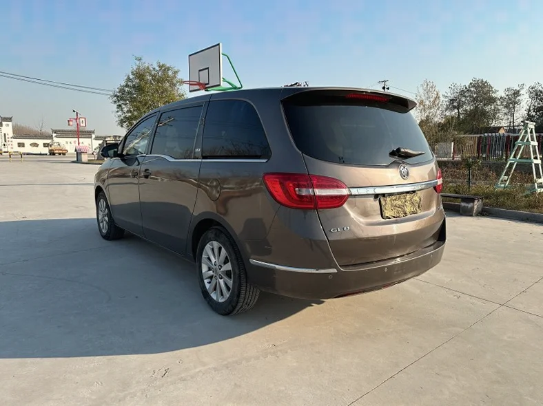 别克GL8 内饰后排