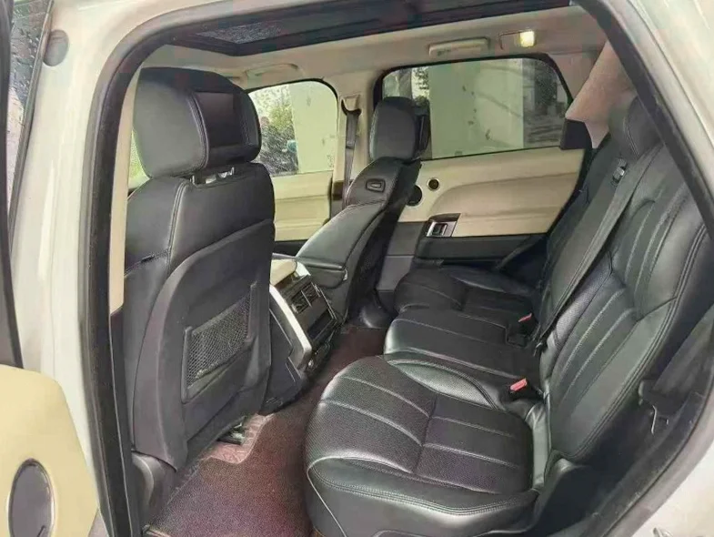 路虎揽胜运动 后面外观一