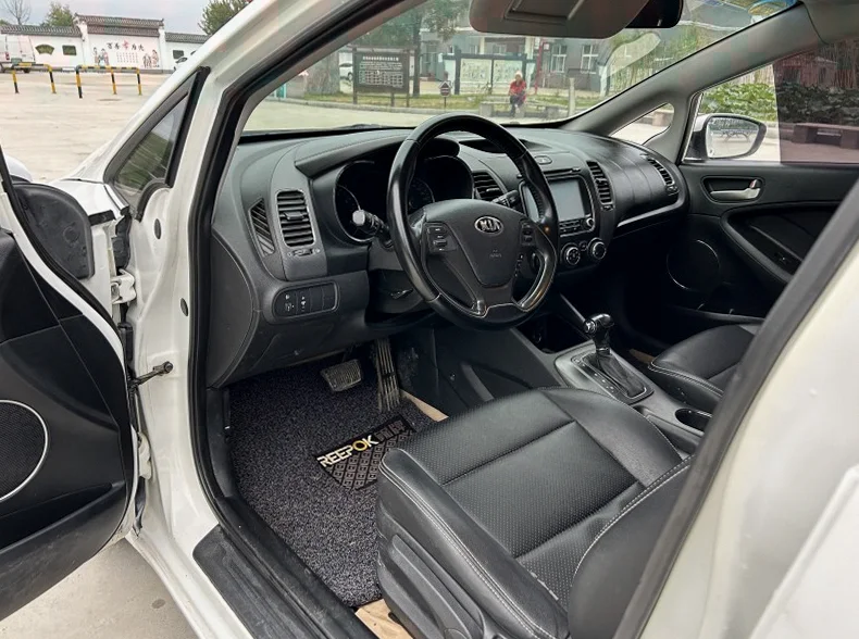 起亚K3 后面外观一