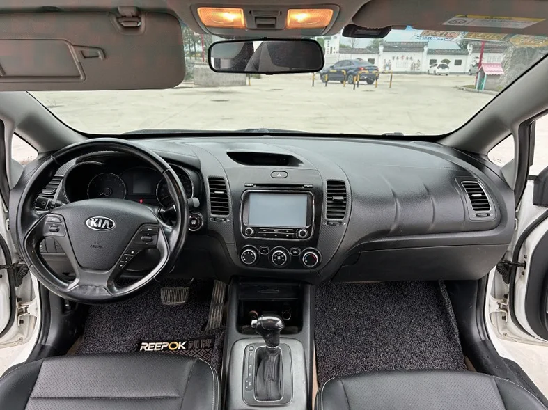 起亚K3 后面外观二