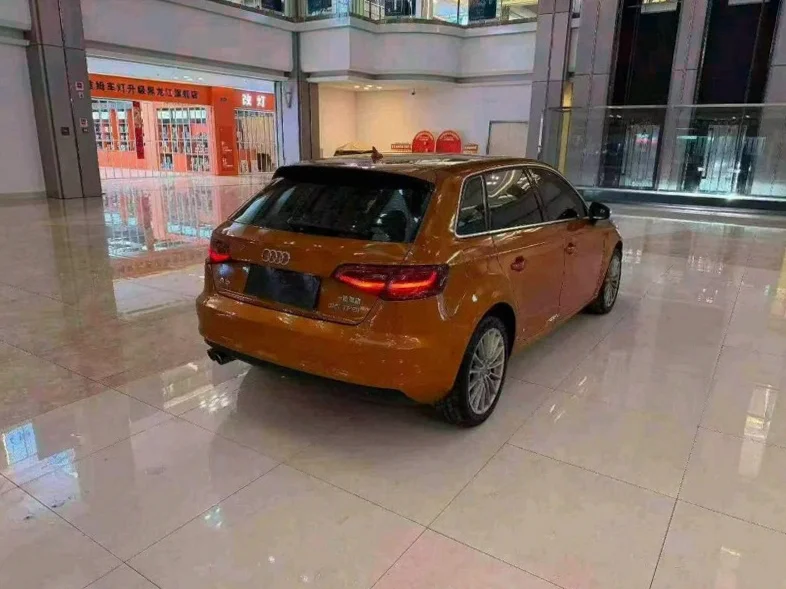 奥迪A3 内饰后排