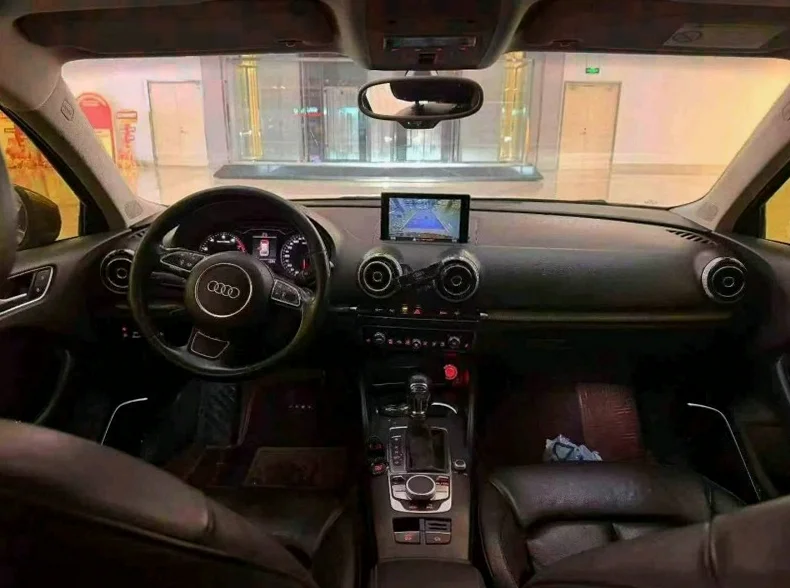 奥迪A3 后面外观一