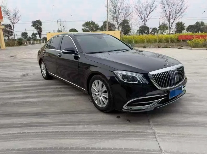 奔驰S 正面外观二