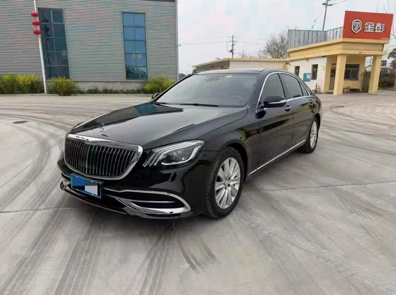 奔驰S 正面外观三