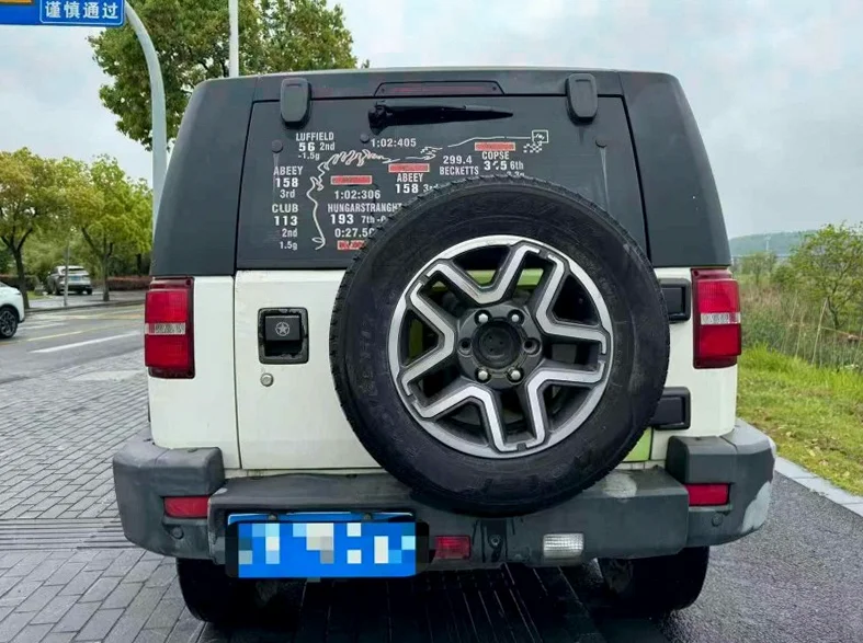 北京BJ40 驾驶室